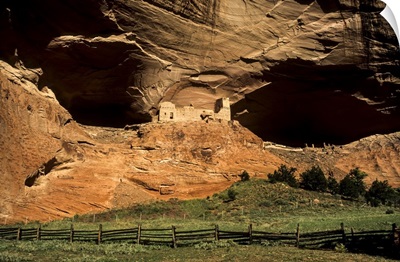 Arizona, Canyon de Chelly National Monument, Mummy Cave Ruin in Canyon del Muerto