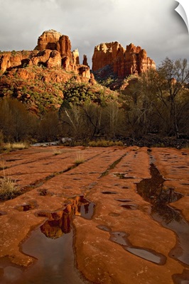 Arizona, Sedona, Red Rock Crossing, view of Cathedral Rocks at sunset