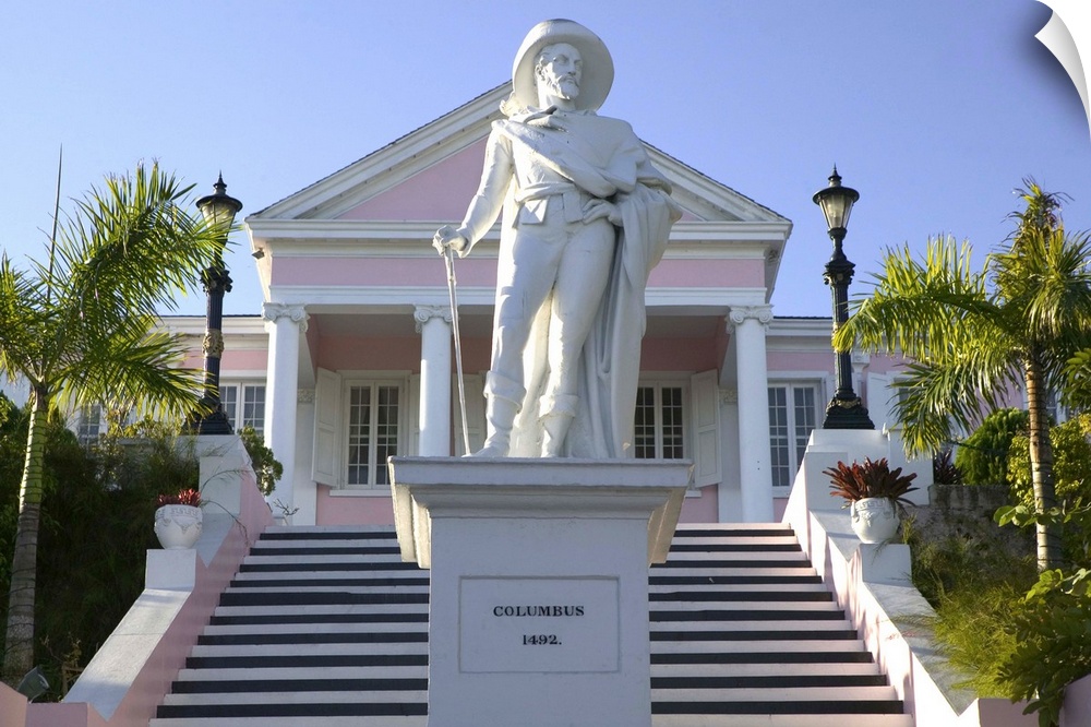 BAHAMAS-New Providence Island-Nassau:.Government House-Statue of  Christopher Columbus