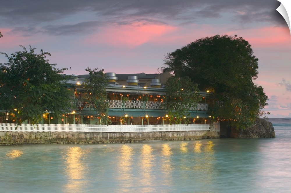 BARBADOS, St. Lawrence Gap, Waterfront Restaurant, Picses
