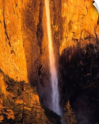 Bridal Veil Falls at Yosemite National Park in California
