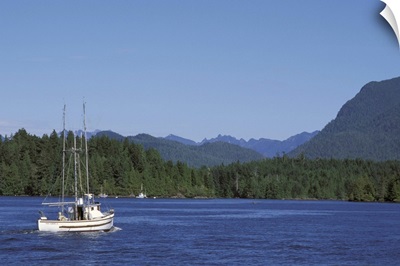 British Columbia, Vancouver Island, Fishing boat from Tofino harbor into Clayoquot Sound