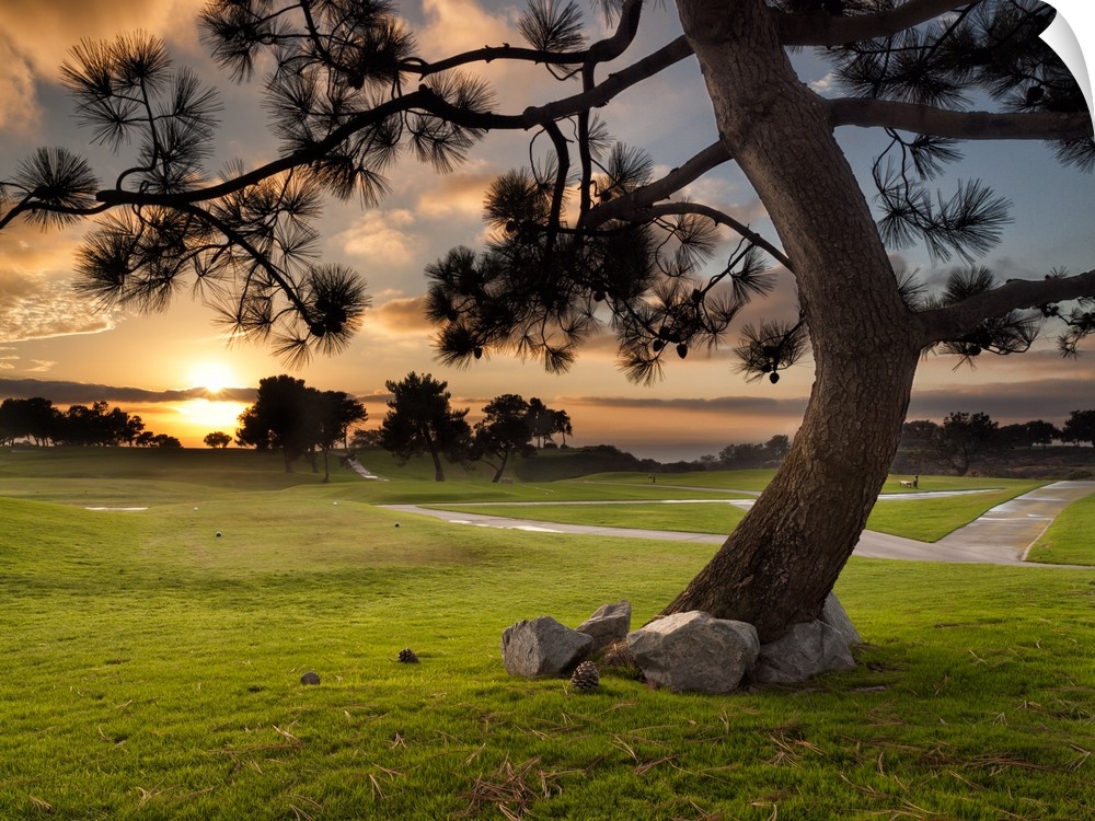 USA, California, La Jolla, Sunset at Torrey Pines Golf Course