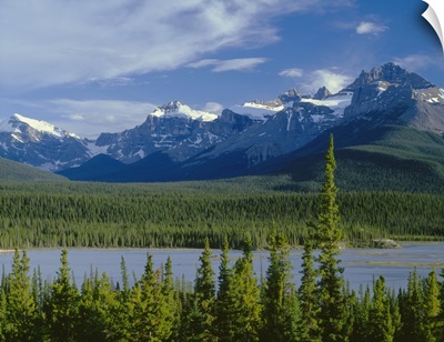 Canada, Alberta, Banff NP, Mount Sarbach and Kaufmann Peaks