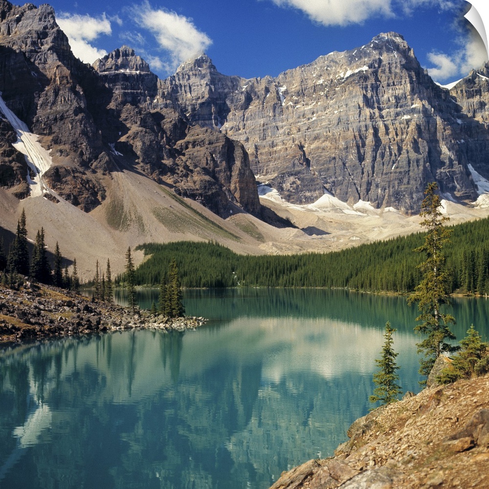 Canada, Alberta, Moraine Lake. Moraine Lake, in the Valley of the Ten Peaks, reflects the surrounding peaks, in Banff NP, ...