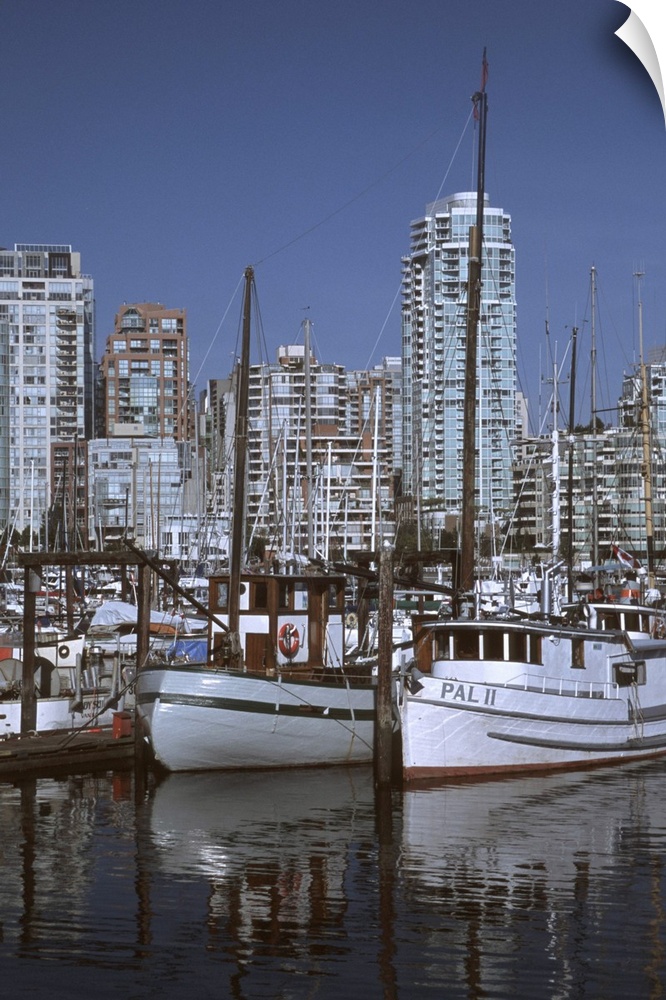 Canada, British Columbia, Vancouver.Granville Island, Fisherman's Wharf and marina