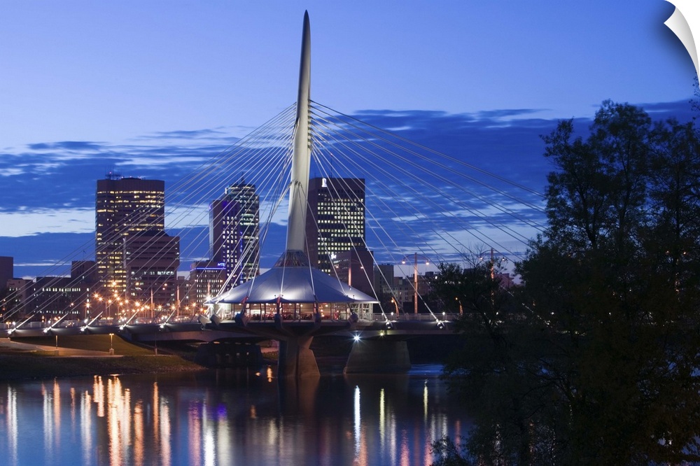 CANADA-Manitoba-Winnipeg:.Esplanade Riel Pedestrian Bridge / Evening