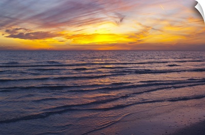 Florida, Sarasota, Sunset on the Crescent Beach, Siesta Key