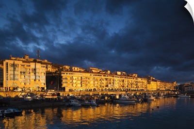 France, Languedoc-Roussillon, Herault Department, Sete, Old Port Waterfront, Dawn