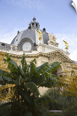 France, Paris, Petit Palais Museum, Courtyard Detail