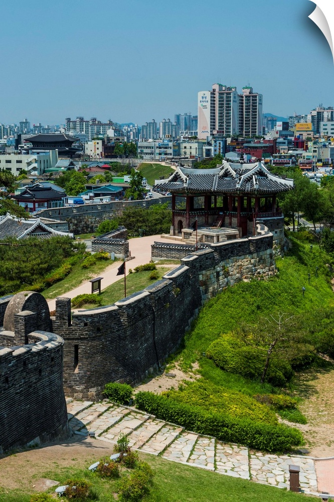 Huge stone walls around the Unesco World Heritage Site the fortress of Suwon, South Korea.
