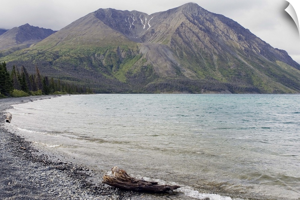 Kathleen Lake in Yukon Territory, Canada, in the Kluane National Park and Reserve. The park, covering 21,980 square kilome...