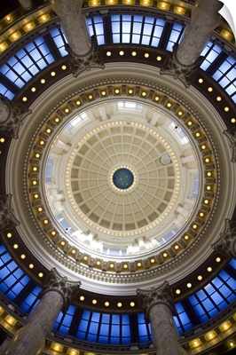 Looking up from the rotunda at the interior dome of the Idaho State Capitol building