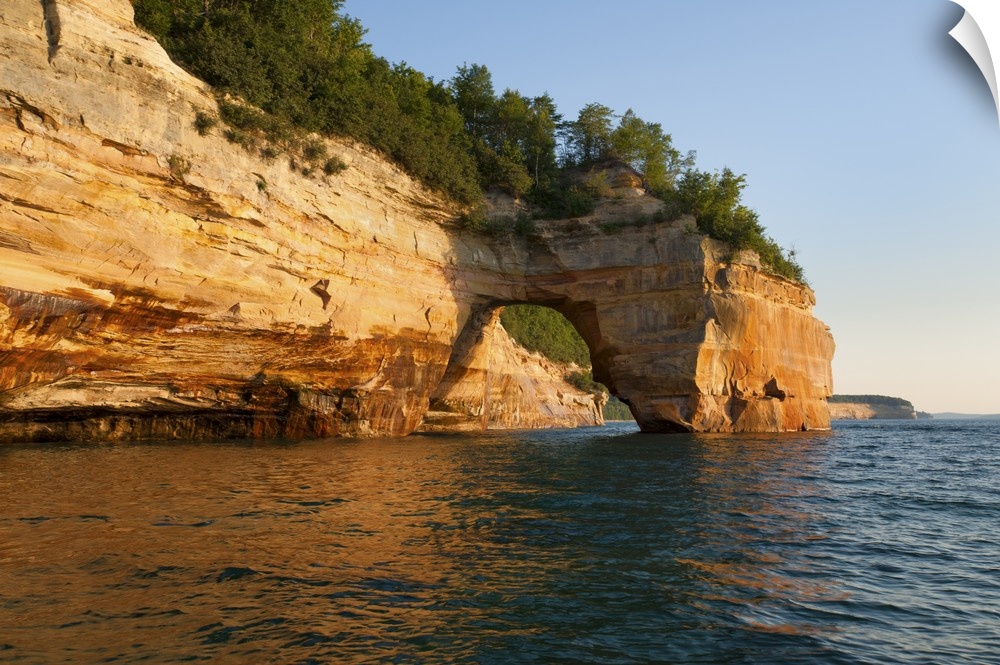 North America, USA, Michigan, Pictured Rock National Lakeshore.  Lovers Leap Arch along Lake Superior shoreline.