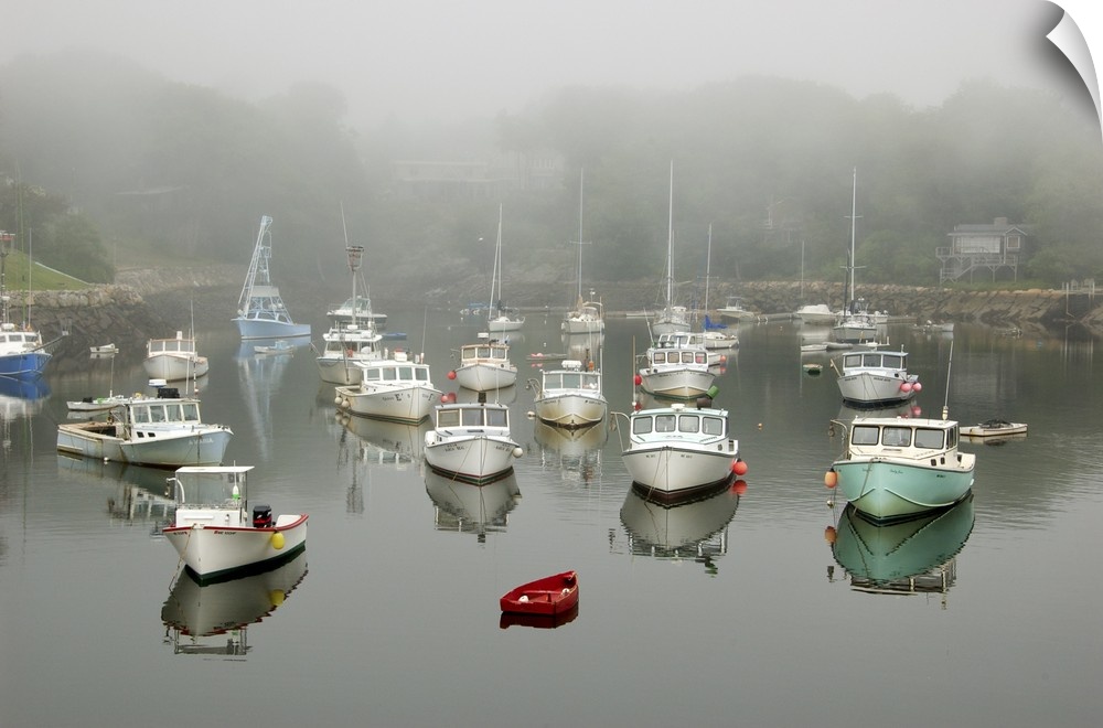 USA, New England, Maine, Ogunquit, boats in Perkins Cove