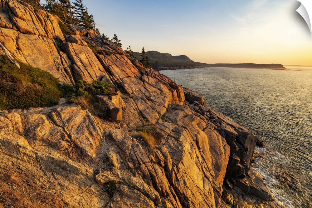 Otter Cliffs at sunrise in Acadia National Park, Maine, USA.