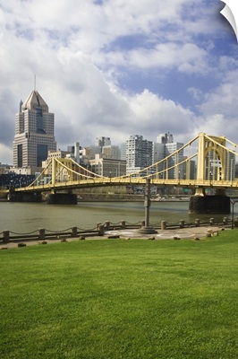 Pennsylvania, Pittsburgh, 6th Street Bridge spans the Allegheny River