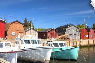 Prince Edward Island, Malpeque Harbour, Fish sheds and lobster boats in harbor