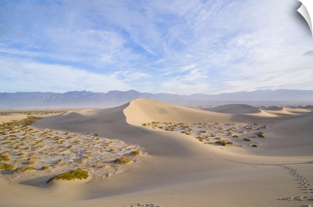 Scenic landscape of Stovepipe Wells sand dunes in Death Valley National Park, California