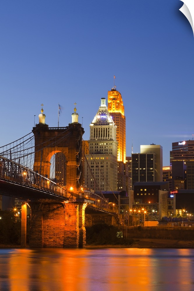 The skyline of Cincinnati, Ohio, USA at dusk