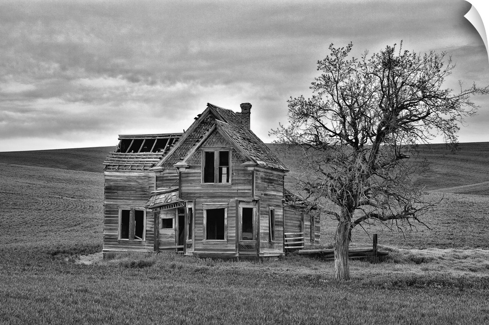 USA, Oregon, Dufur. Historic abandoned nelson house.