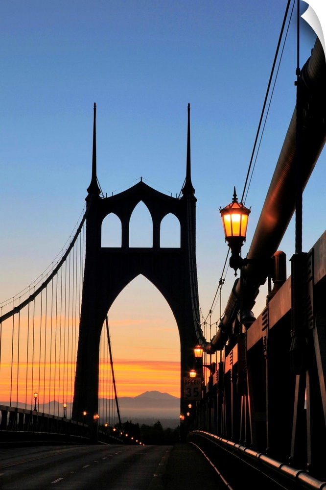 USA, Oregon, Portland. St Johns Bridge at sunrise.