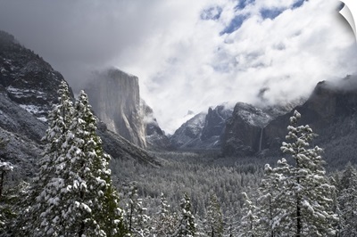 Yosemite valley in winter, Yosemite National Park, California