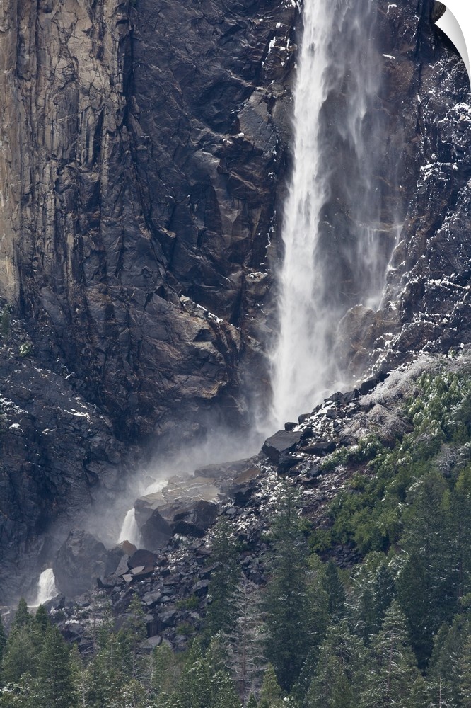 Yosemite Valley's lower and upper Bridalveil Falls, Yosemite National Park, California.