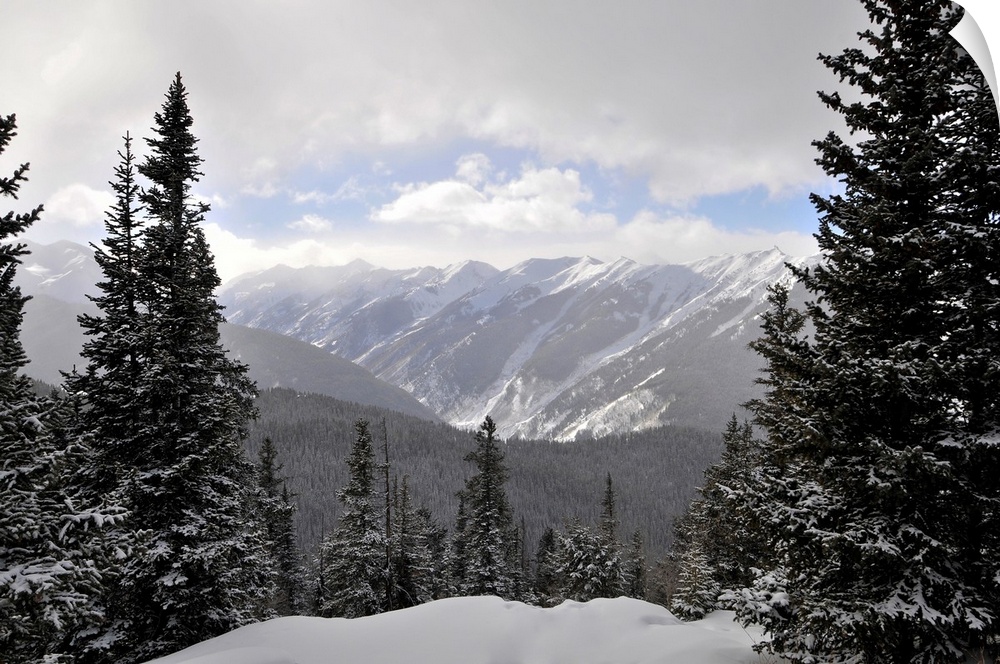 View from Aspen, Colorado ski mountain.