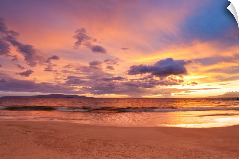 Sunset on Hawaiian beach.