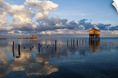 Home On The Ocean In Ambergris Caye, Belize