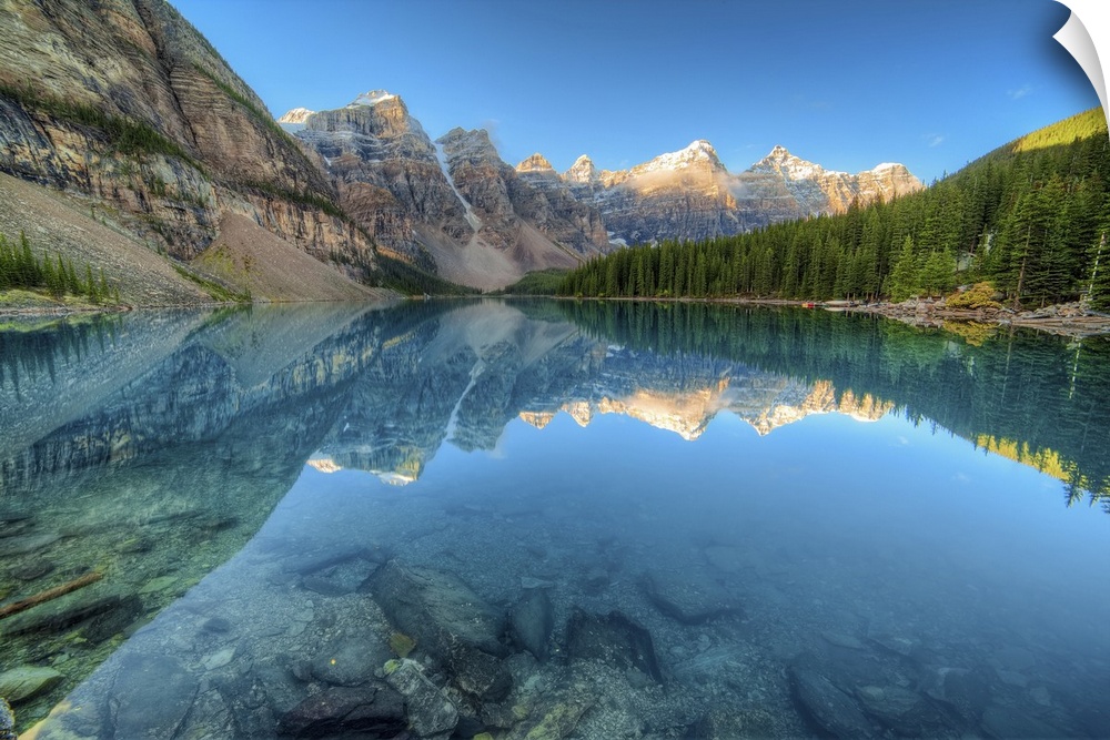 Moraine lake in Banff national park, Canaga, valley of the ten peaks.