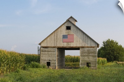 Old Rustic Barn In The Midwest With Painted American Flag, Lasalle, Illinois