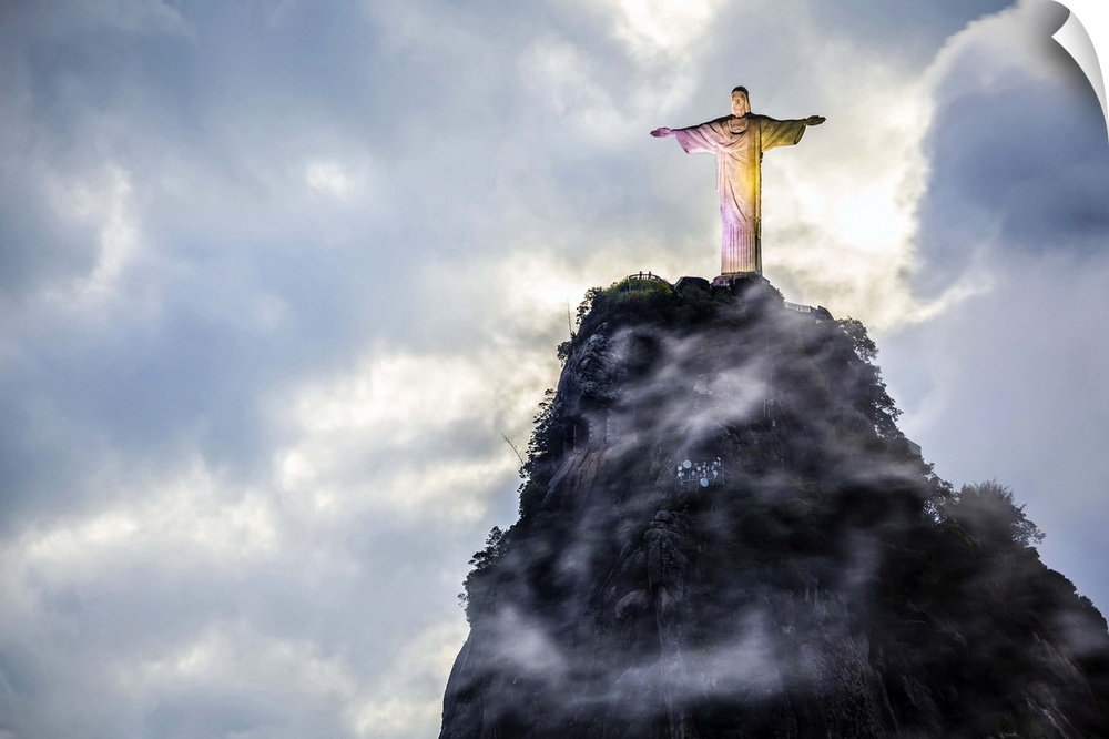 Brazil, Rio de Janeiro, Rio de Janeiro, Corcovado, Christ the Redeemer.
