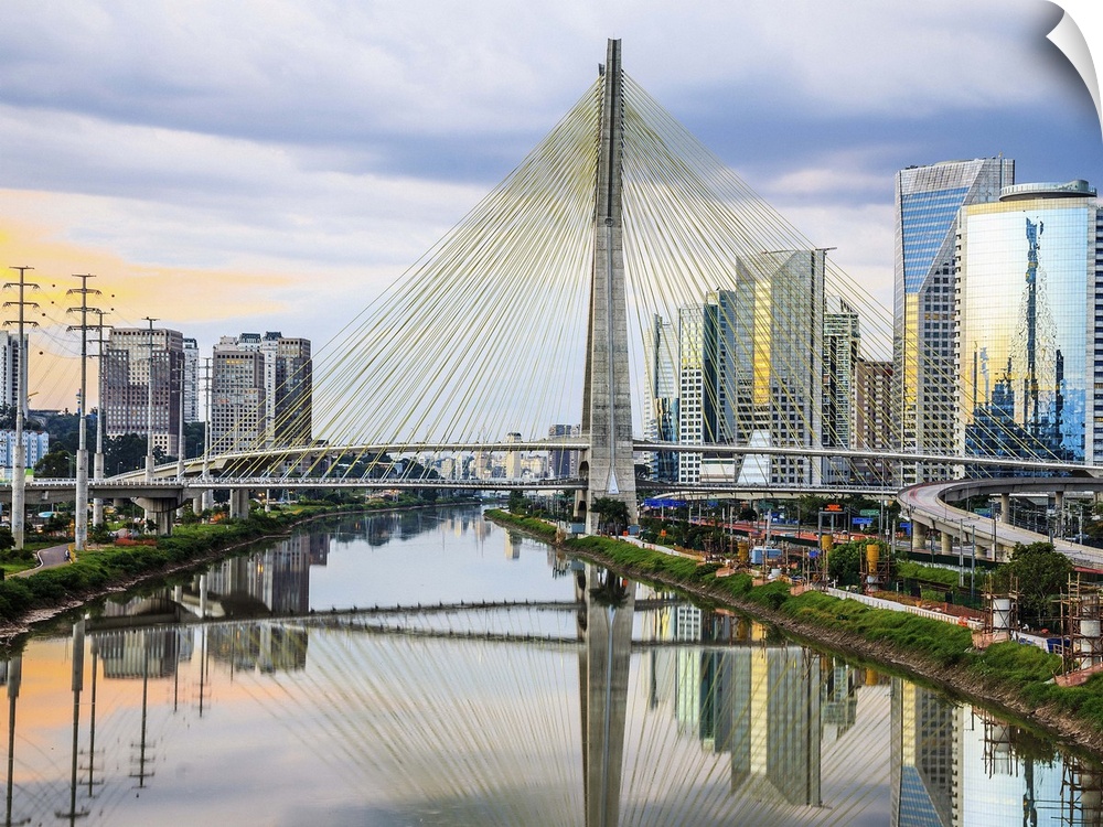Brazil, Sao Paulo, Octavio Frias de Oliveira cable-stayed bridge (Ponte Estaiada) and Tower Bridge.