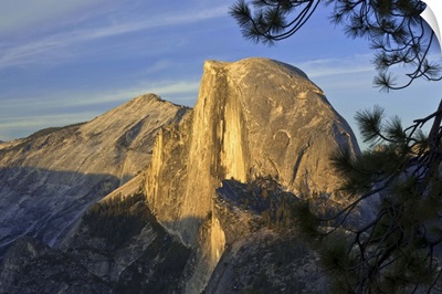 California, Yosemite National Park, Half Dome seen from Glacer Point