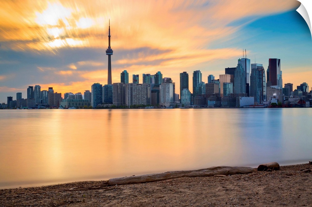 Canada, Ontario, Toronto, Skyline at sunset.