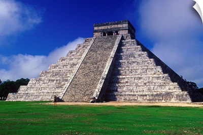 Central America, Mexico, Yucatan, Chichen Itza area, Kukulcan pyramid