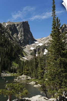 Colorado, Rocky Mountain National Park, Emerald Lake on a trail starting from Bear Lake