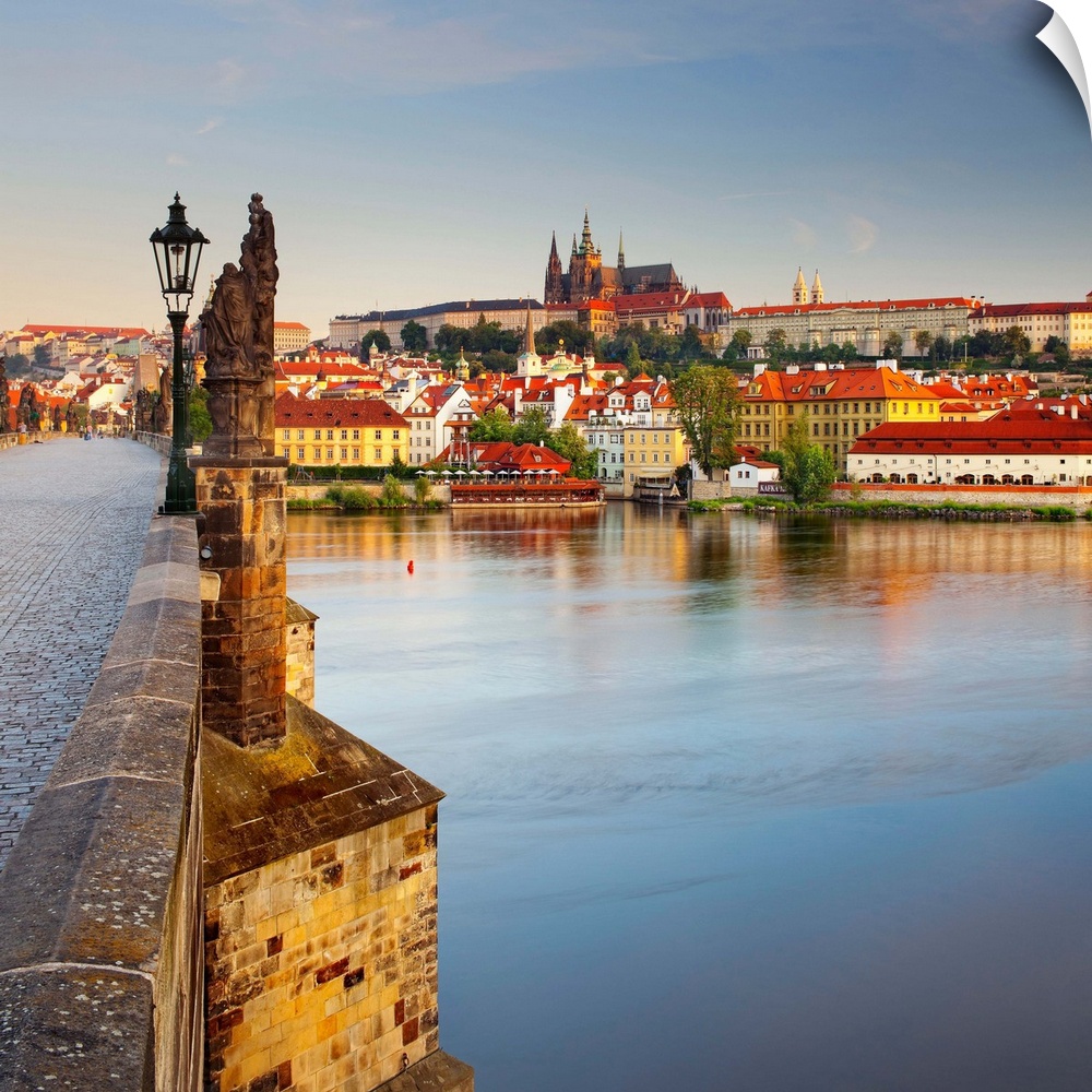 Czech Republic, Central Bohemia Region, Bohemia, Vltava, Prague, Charles Bridge, View towards Hradcany Castle and St Vitus...