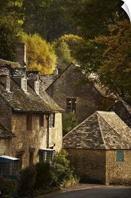 England, Gloucestershire, Cotswolds, Snowshill cottages in autumn, Snowshill