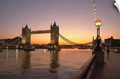 England, London, Tower Bridge, The bridge from South Bank at sunrise