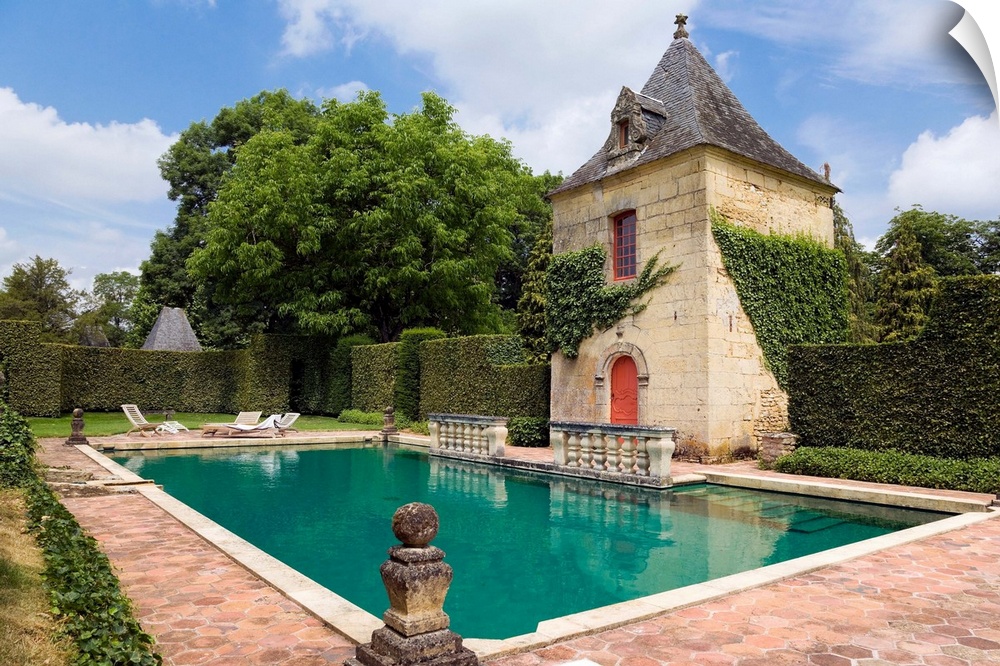 France, Aquitaine, Dordogne, Jardins d'Erignac, pool and Pigeon Tower