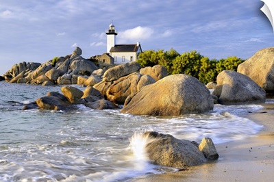 France, Brittany, Brignogan-Plages, Pointe De Pontusval Lighthouse, Chardons Bleus Beach