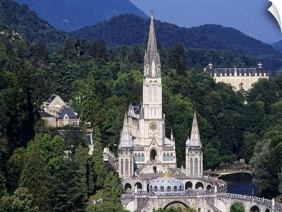 France, Midi-Pyrenees, Hautes-Pyrenees, Lourdes, The basilica and shrine