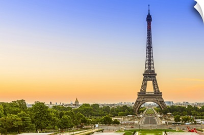 France, Paris, Eiffel Tower, View from the trocadero at sunrise