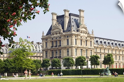 France, Paris, Musee du Louvre, View from Jardins de Tuileries
