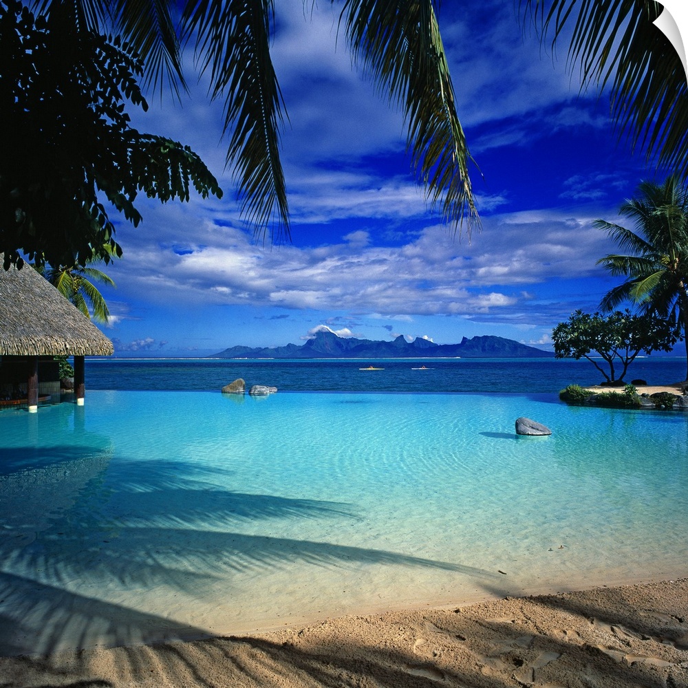 French Polynesia, Polyn.sie fran.aise, Society Islands, Iles de la Soci.t., Tahiti, Beachcomber Resort, view to Moorea