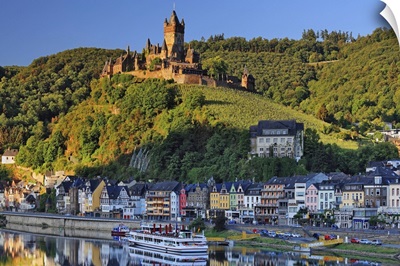 Germany, Cochem, Town on the Mosel river dominated by the imposing Reichsburg castle