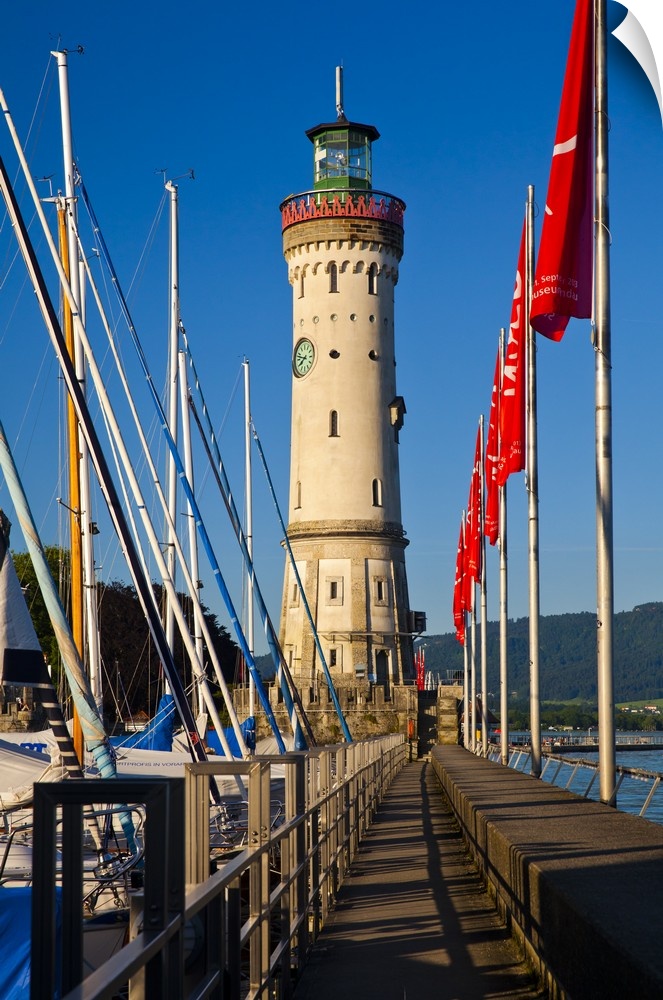 Germany, Bavaria, Lake Constance, Swabia, Schwaben, Lindau, Lighthouse at the harbor entrance.